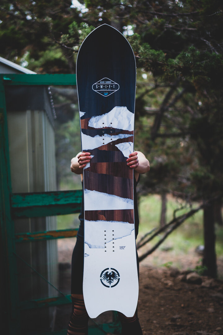 Never-Summer-Swift-snowboard-front.jpg