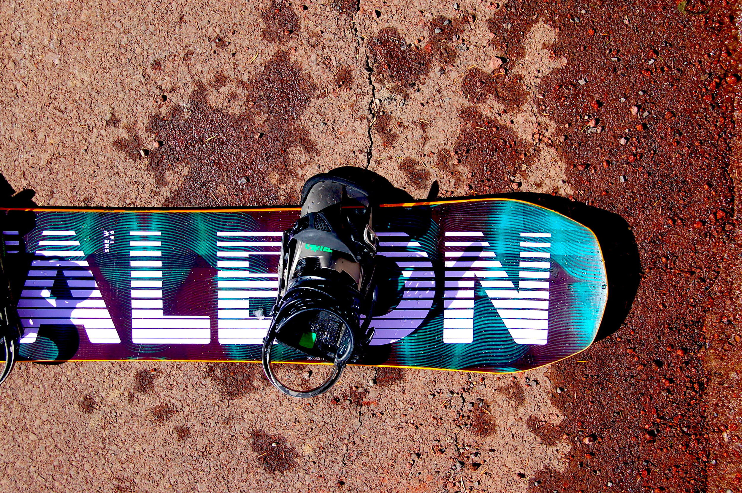 zweep spion beneden Bataleon She W Review | Unisex & Women's Snowboard Reviews — Gold Snow.