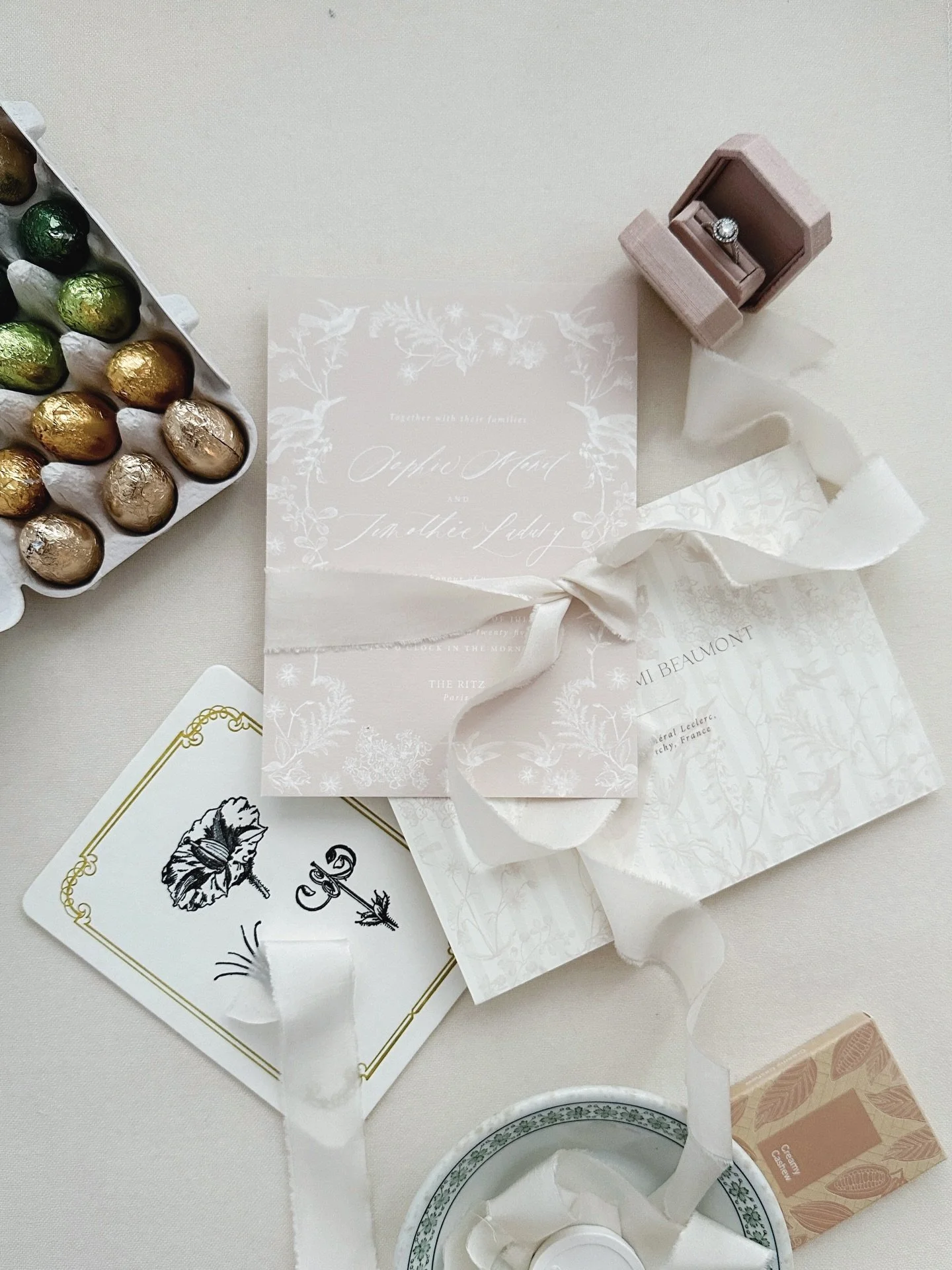 Proof that pretty things and a box of chocolates can fix almost anything..one detail at a time. Currently accepting compliments - and also some good chocolate recommendations😆 

#weddingflatlays #fineart #fineartwedding #flatlayforever #flatlaystyli