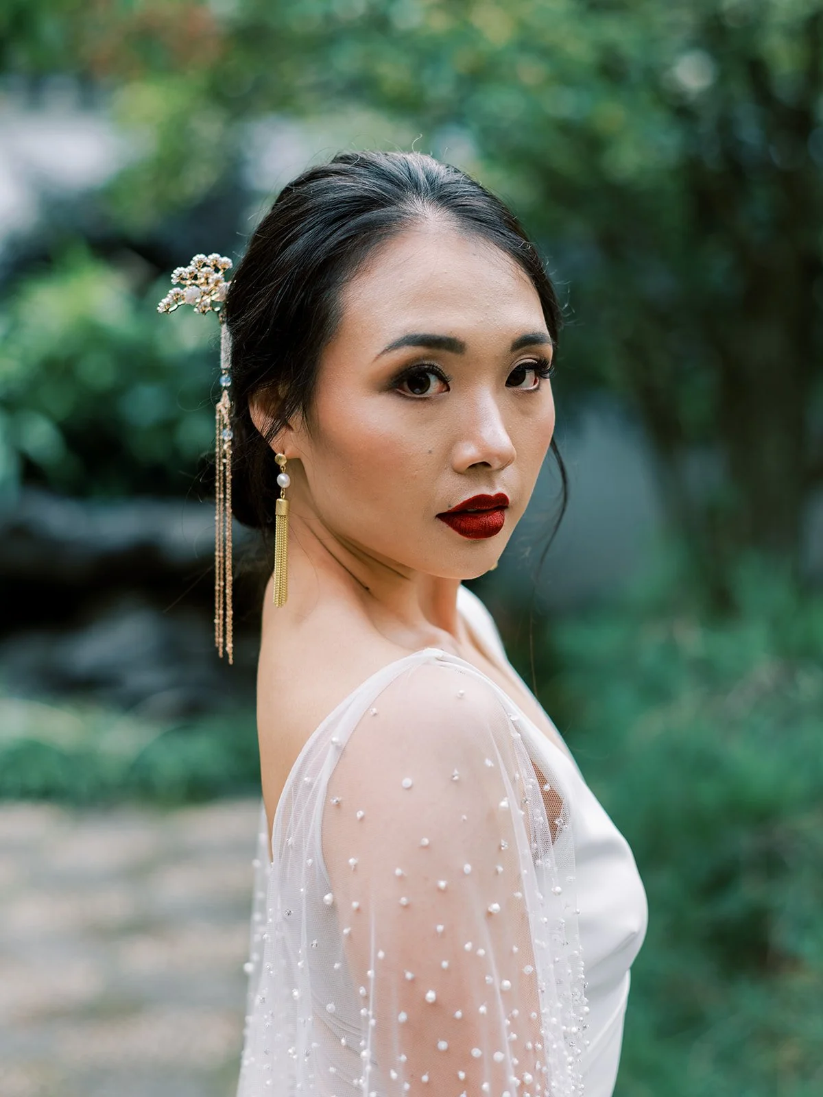 Carlos-Hernandez-Photography-Lan-Su-Garden-Portland-Oregon-Chinese-Bridal-Wedding-166.jpg