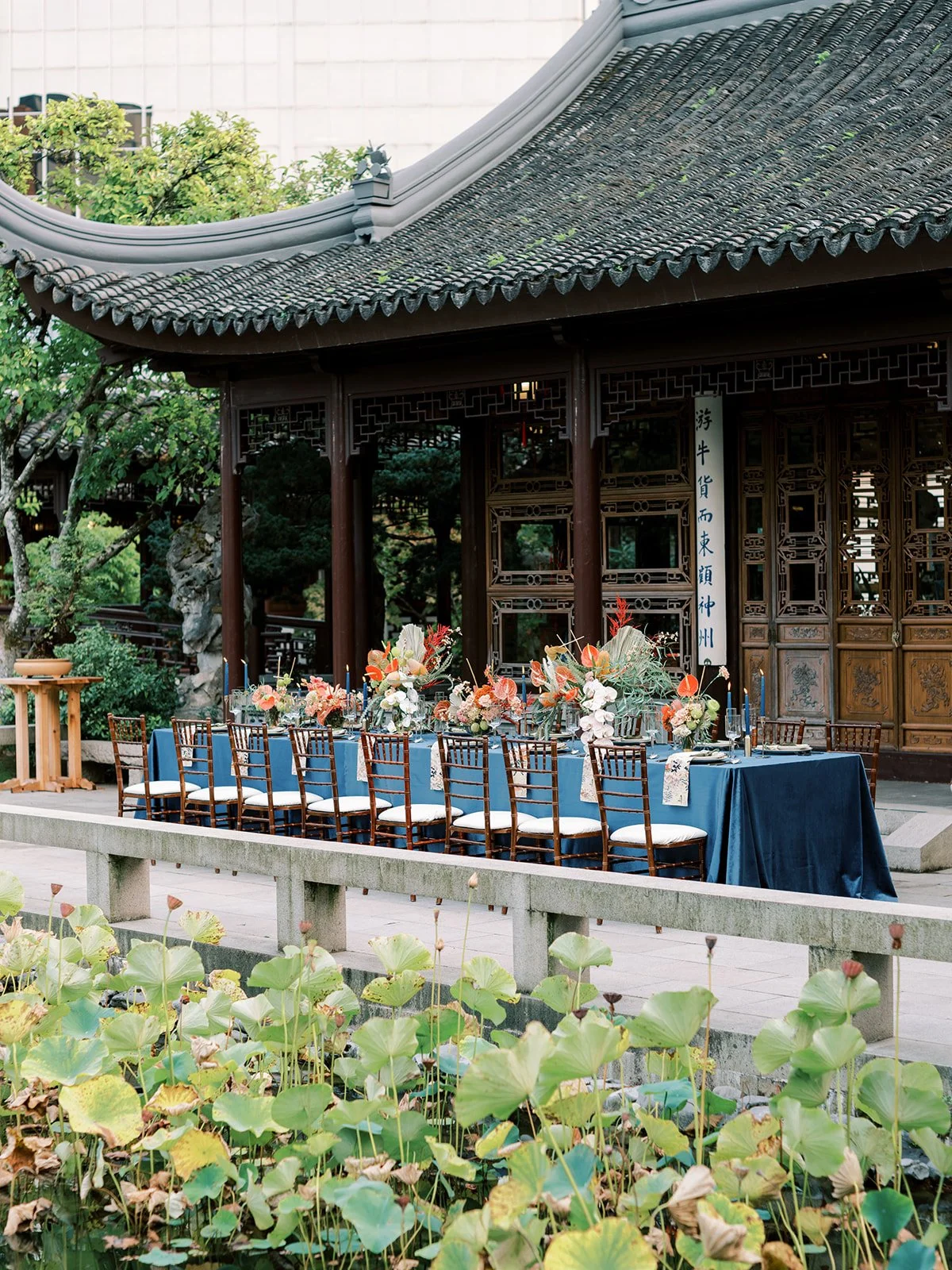 Carlos-Hernandez-Photography-Lan-Su-Garden-Portland-Oregon-Chinese-Bridal-Wedding-205.jpg