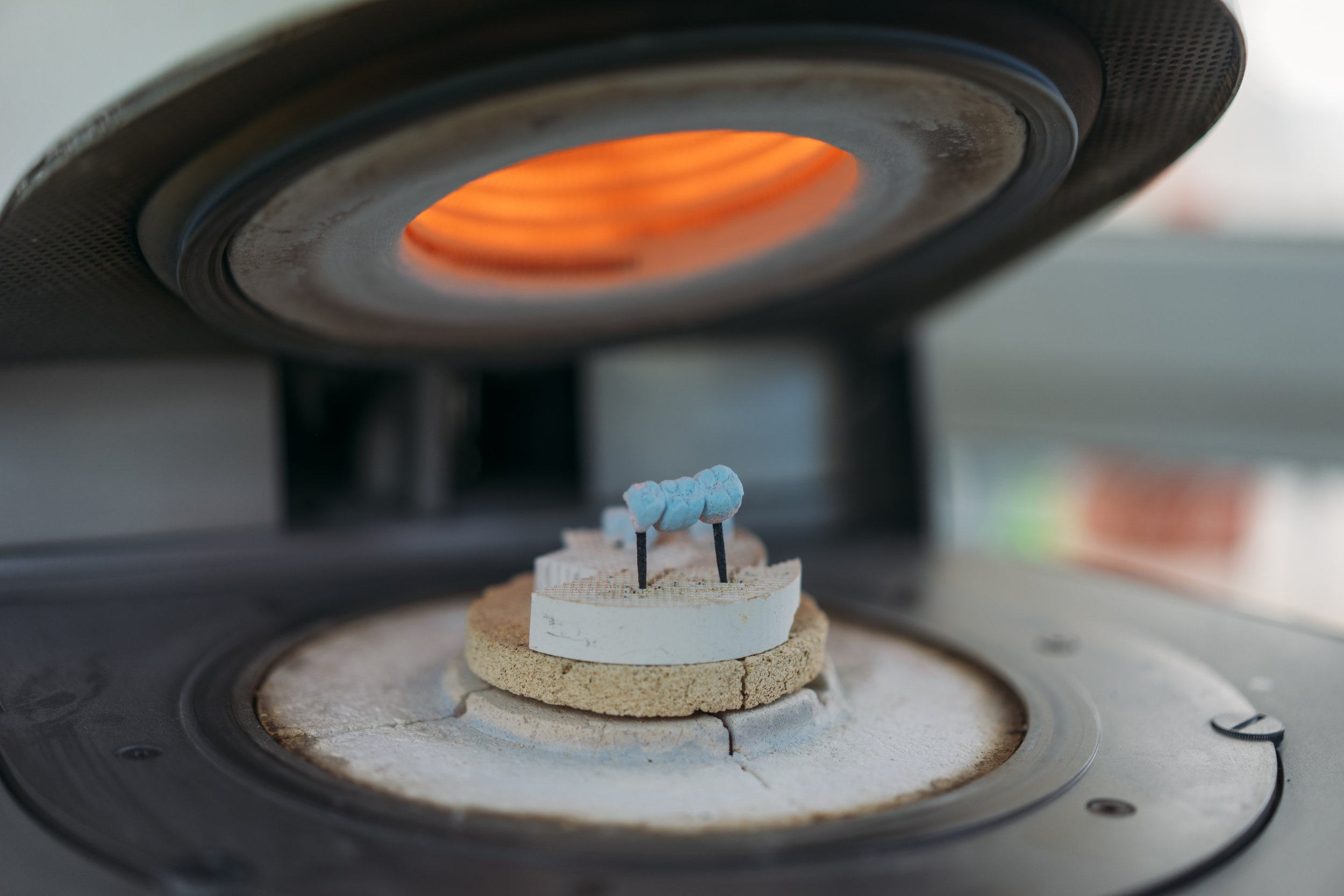 dental-ceramic-oven-picture-id995553226.jpg