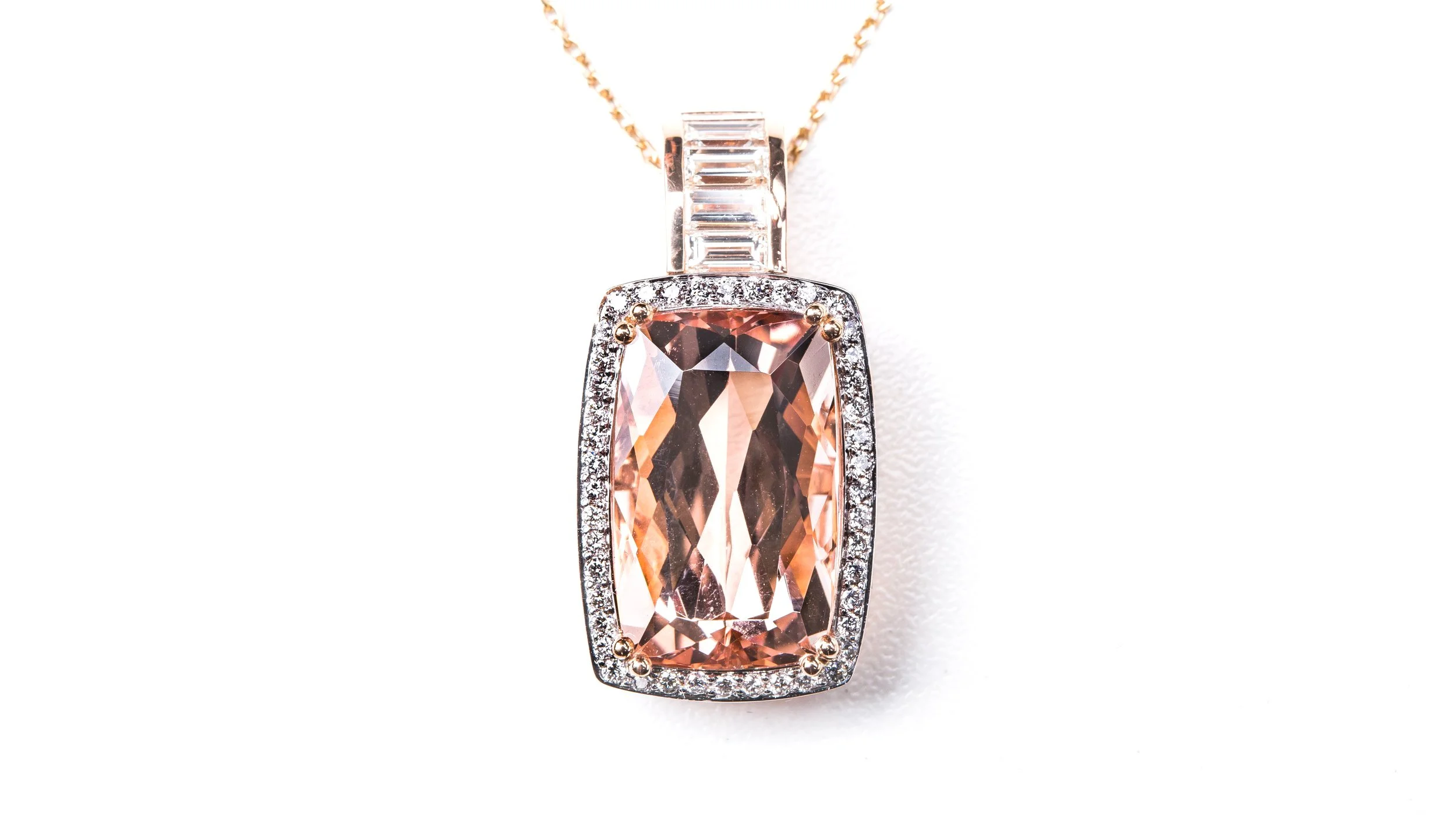 MORGANITE NEKCLACE 11 CT