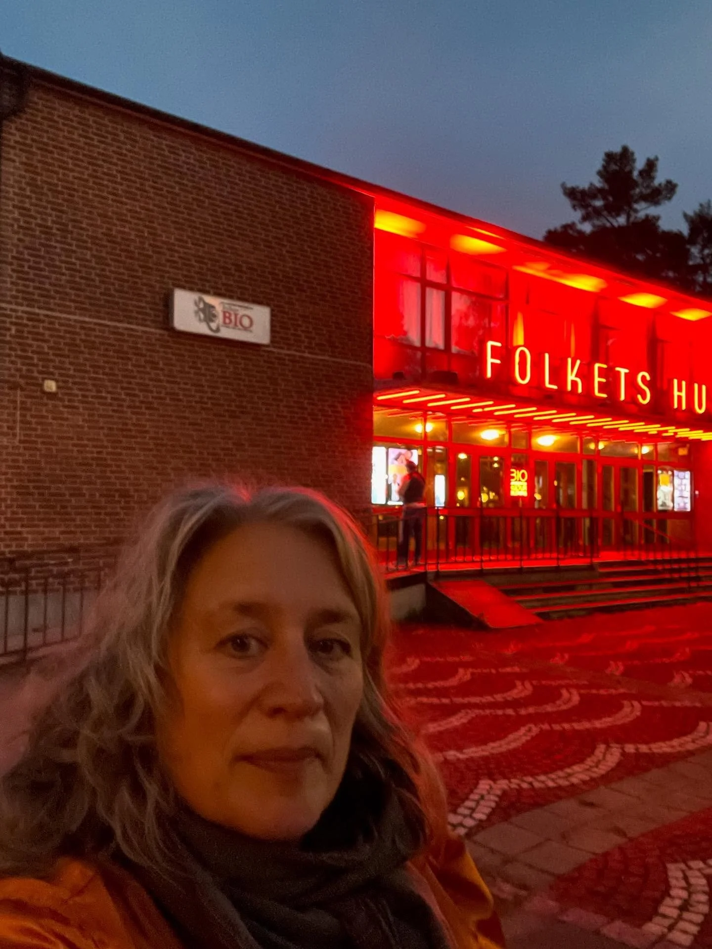 Kl 21.00 st&aring;r vi p&aring; scen p&aring; fantastiska Folkets Hus i &Auml;lmhult. Fri entr&eacute; &hearts;️