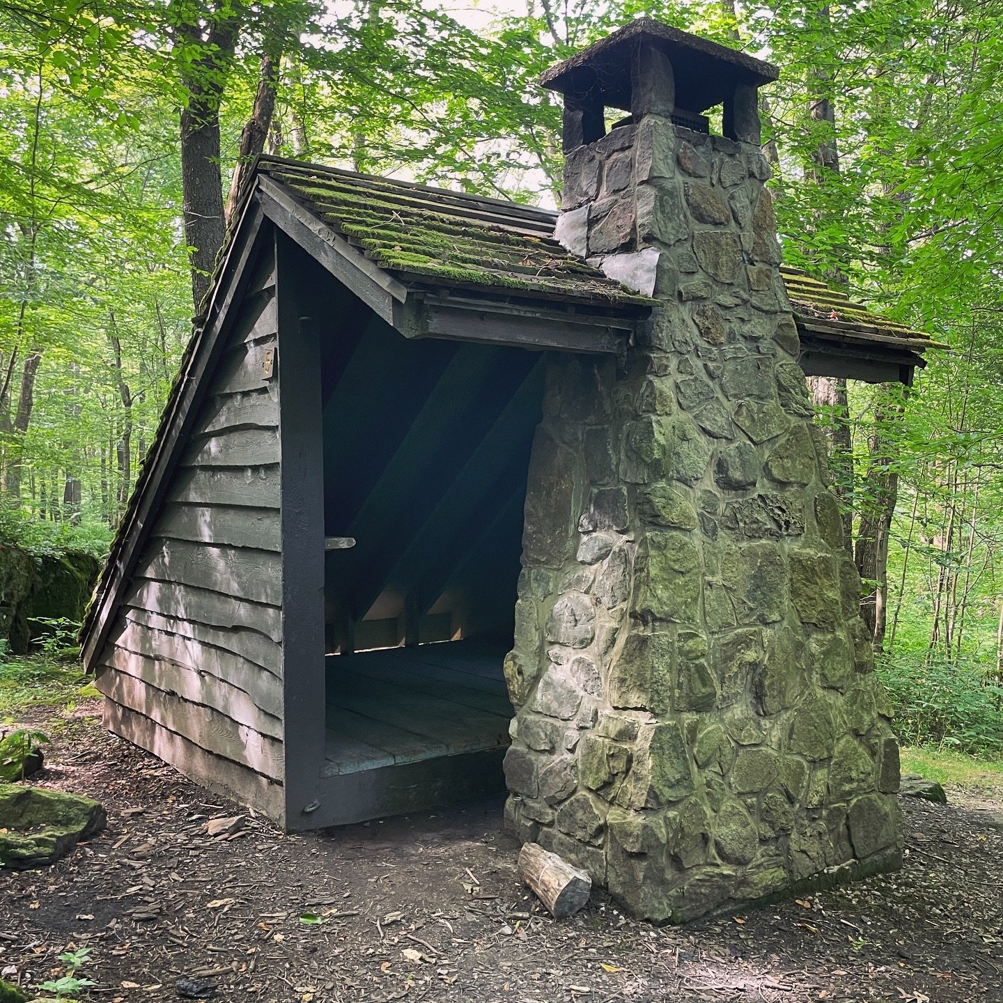 Truth in materials ✔️
No unnecessary adornment ✔️
Visual, sensory connection to nature ✔️
Clean simple roofline ✔️
Open plan 😂 ✔️
Common space with hearth ✔️
Honor surroundings ✔️

Are the overnight shelters constructed in the 1970s along the 70-mil