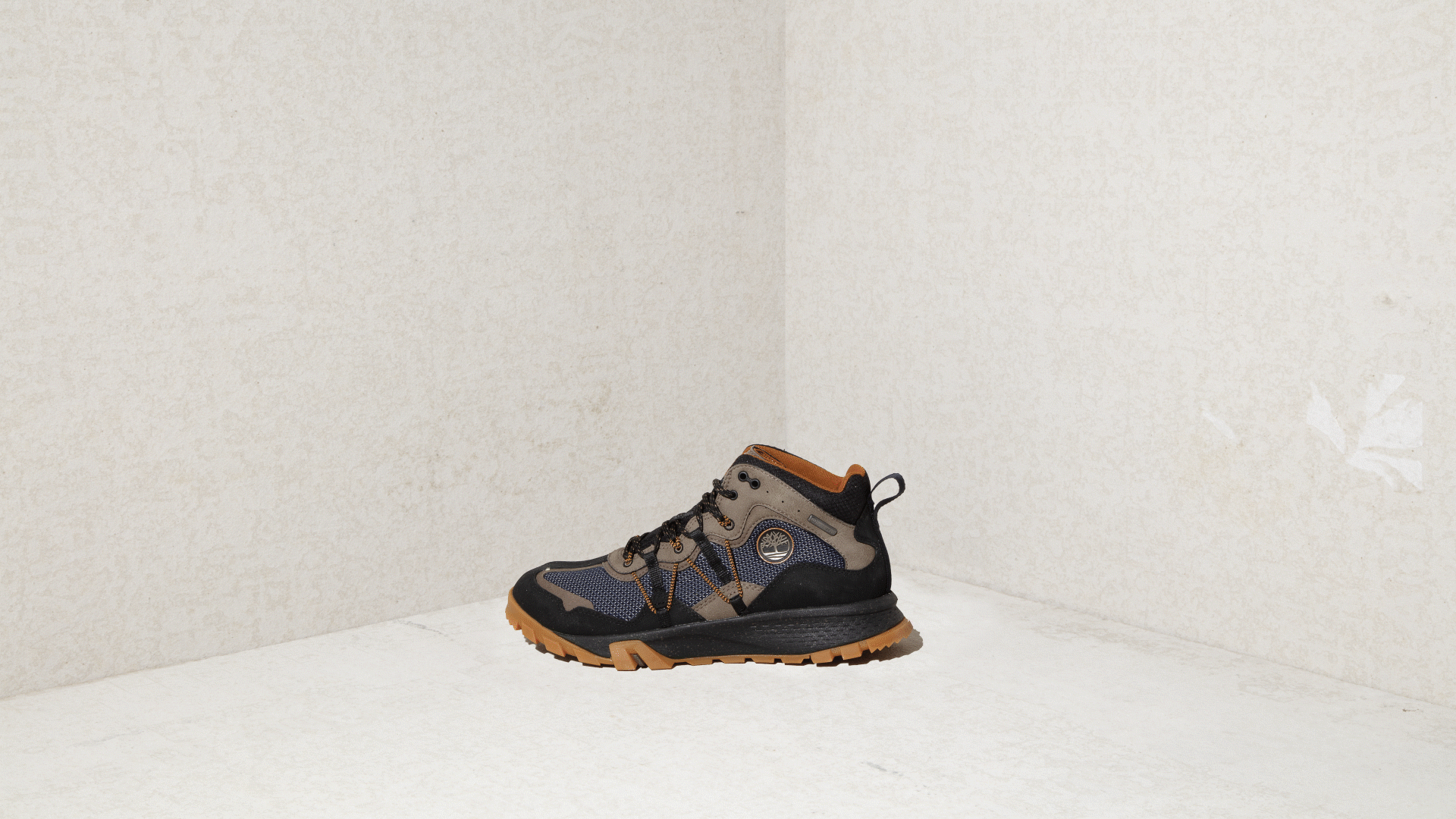Garrision Trail Hiker Mens.gif