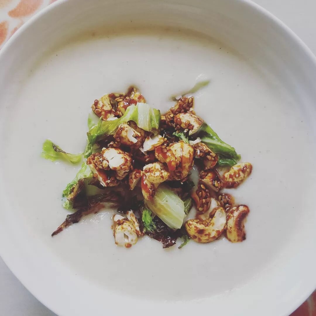I had a rare Monday off as one of my doula families is on holiday this week so I made myself this delicious Cauliflower and Ginger soup with a sticky spiced cashew and sesame sprinkly bit for lunch. So good.

Definitely one to add to my doula offerin