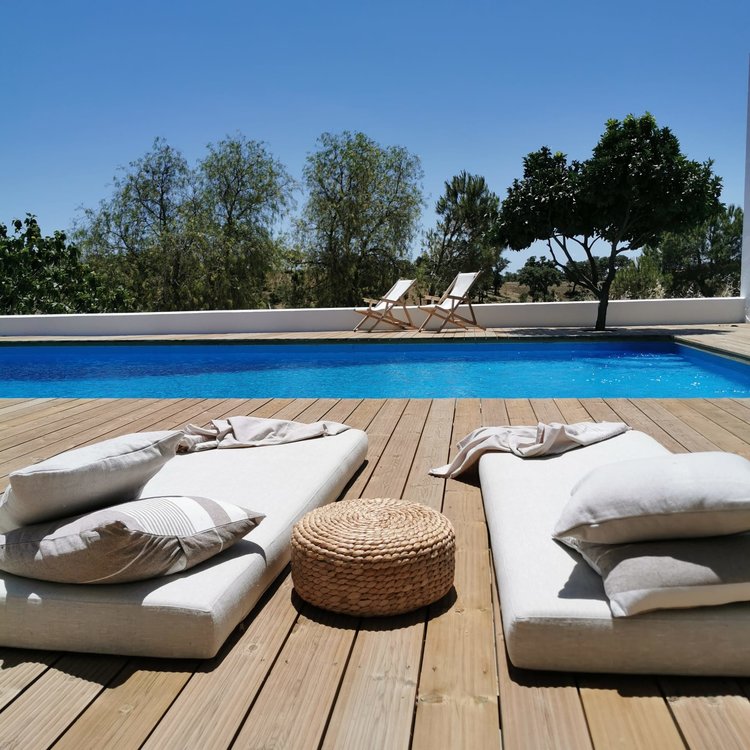 Cucumbi+Pool+.jpeg