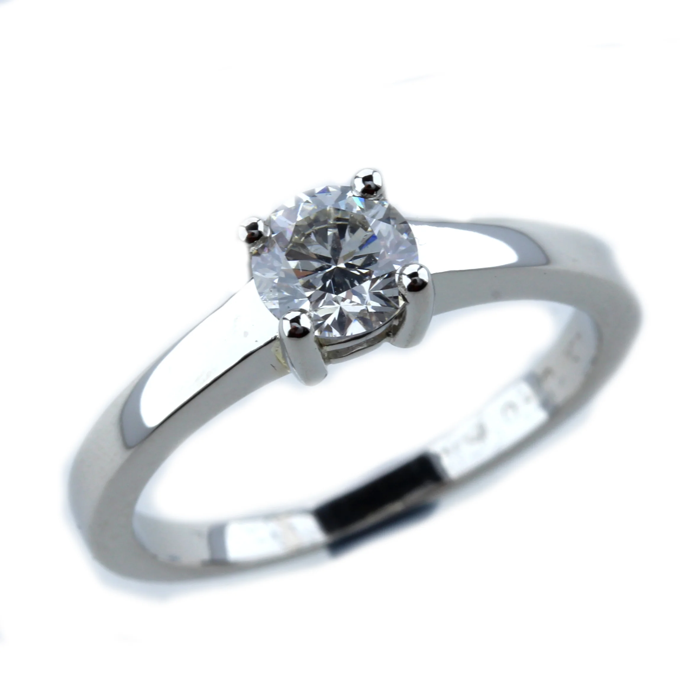 Round Brilliant Cut Diamond Engagement Ring
