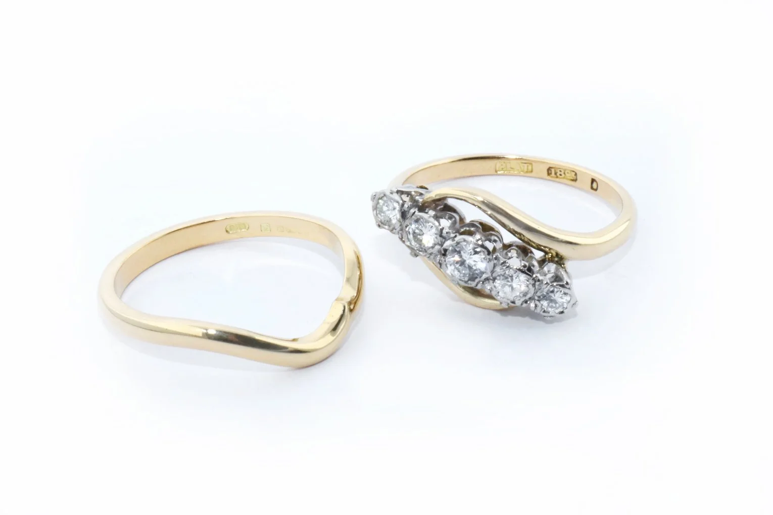 18ct Yellow Gold Diamond-set Fitted Wedding Ring