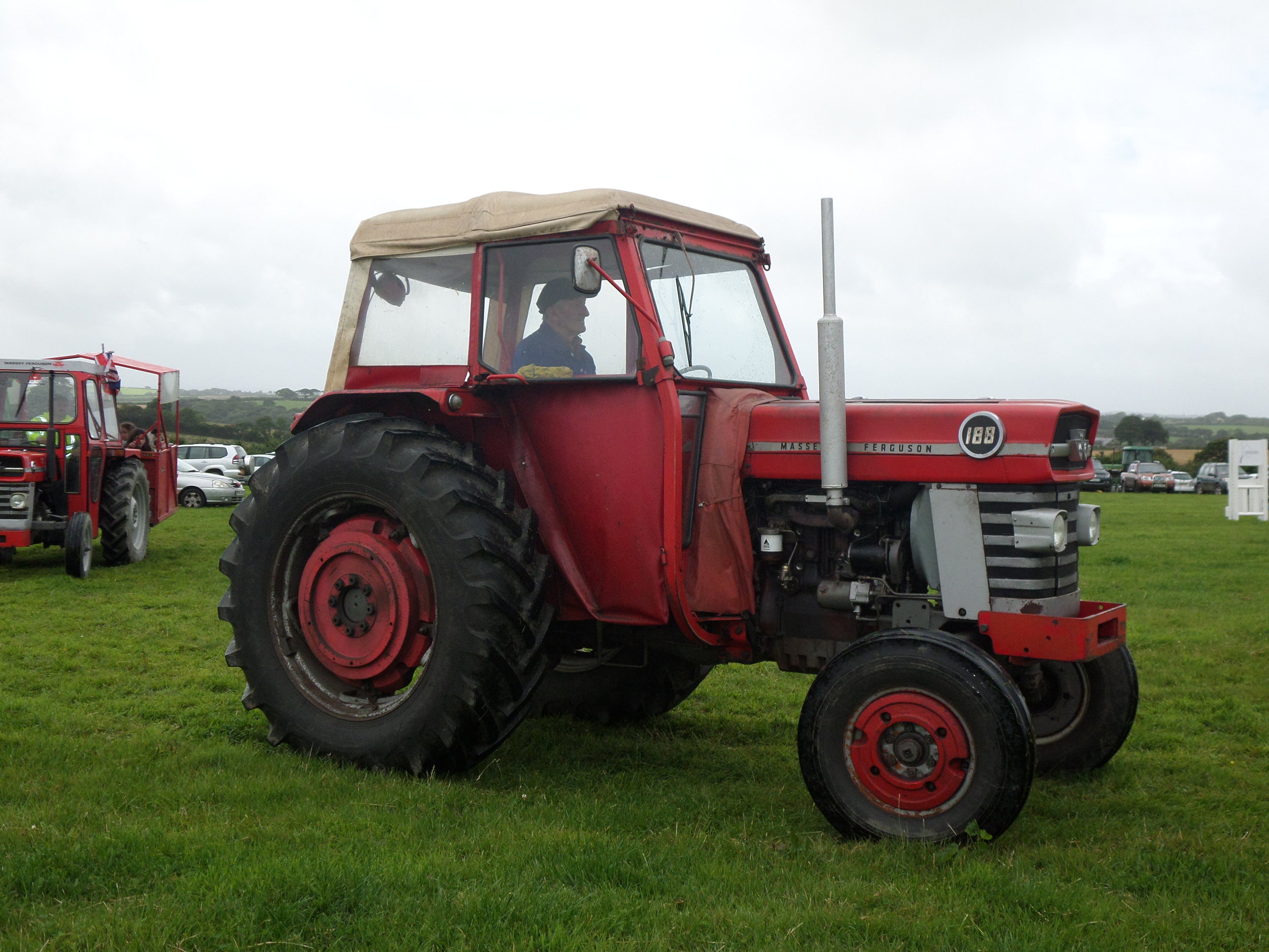 Winning Tractor Massey Ferguson 188  owned by John Tribble