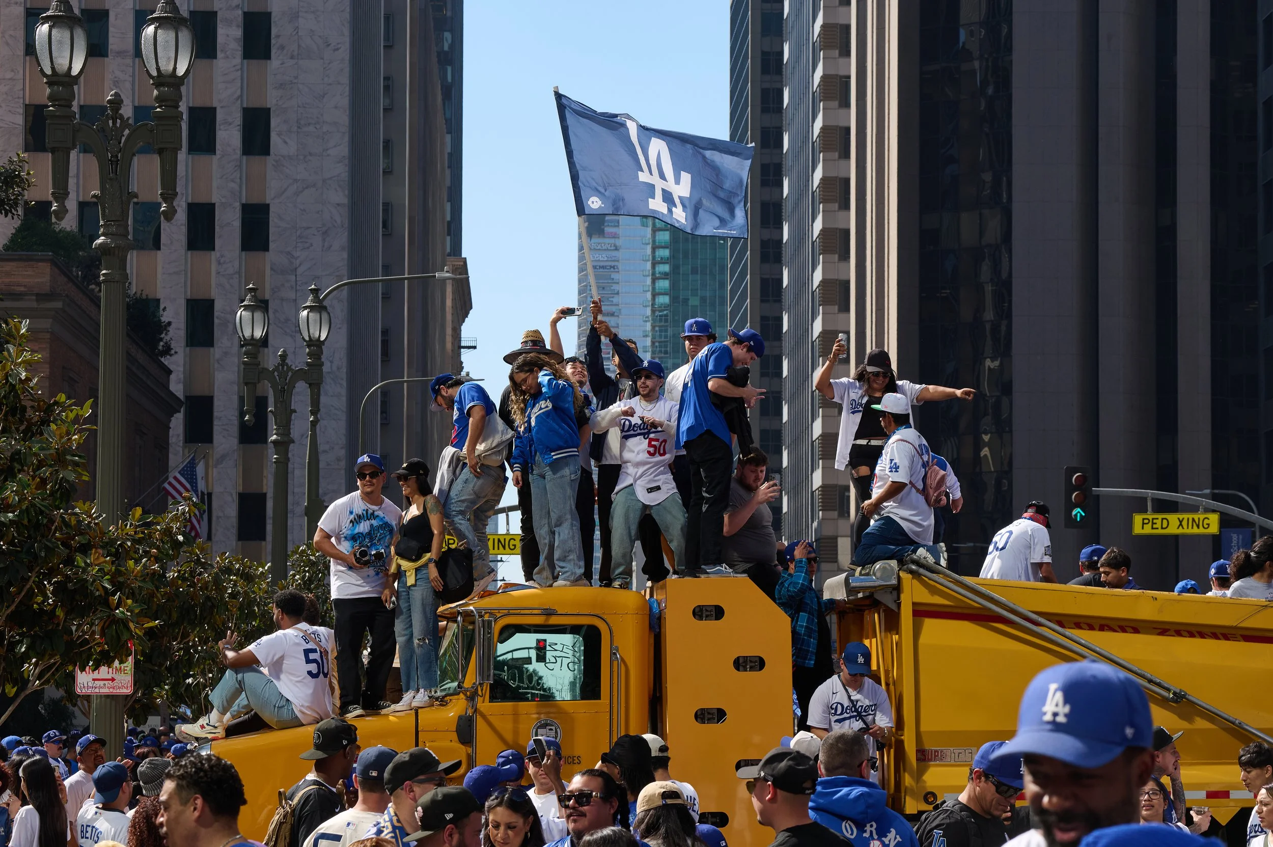 dodgersparade24 5.jpg