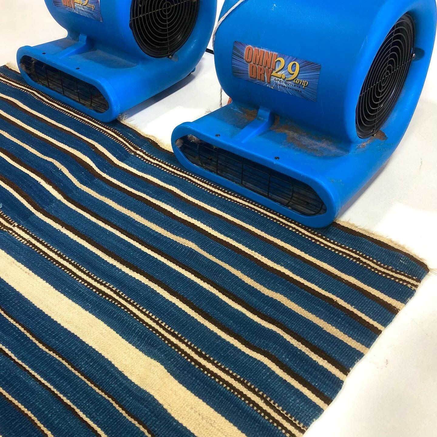 Blue stripes call for blue blowers. Quick dry, 2.9 amps #handwash #indigo #rugwashing #riograndeblanket #chimayo