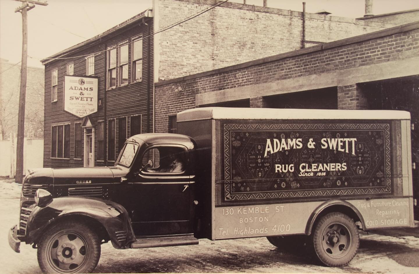 Free pick up and delivery every Tuesday in Santa Fe&hellip;contact info in bio or msg us here. Modern courteous service since 1996. #rugcleaning #newmexico #rugwashing #nmtrue #antiquerugs #howtosantafe #orientalrugs #santafe