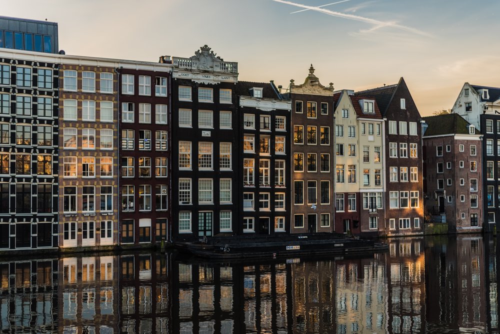 amsterdam-apartment-architecture-1329510.jpg