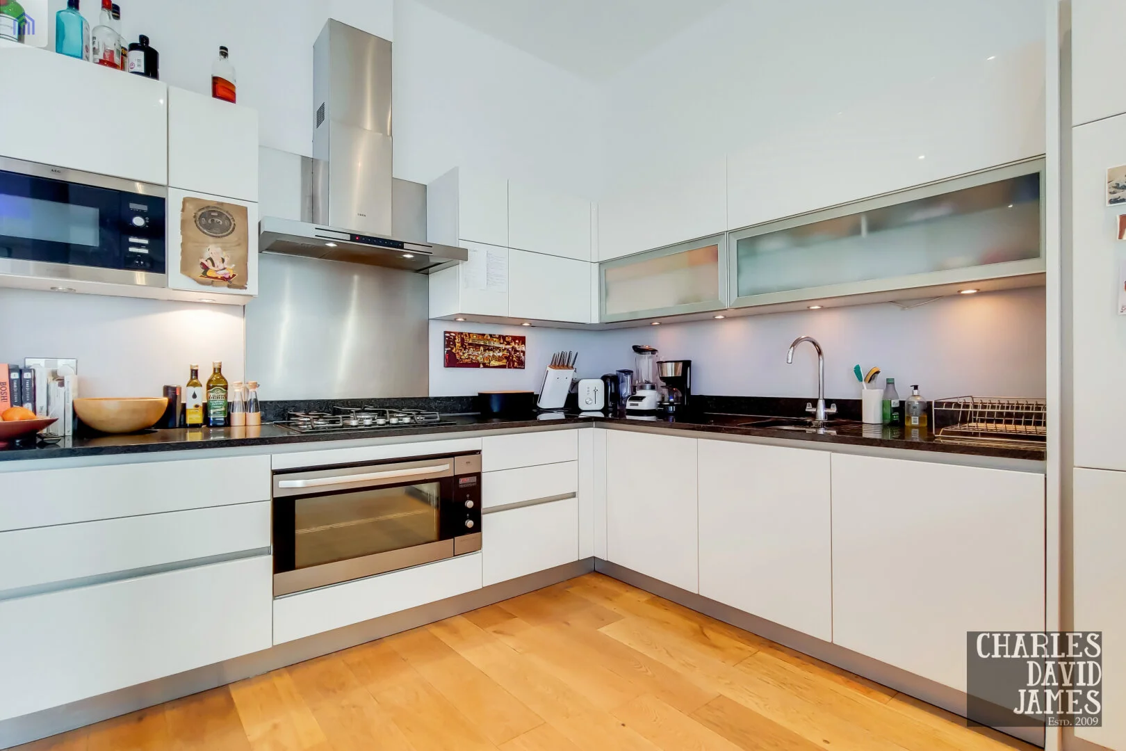 10_Kitchen-Reception-4.jpg