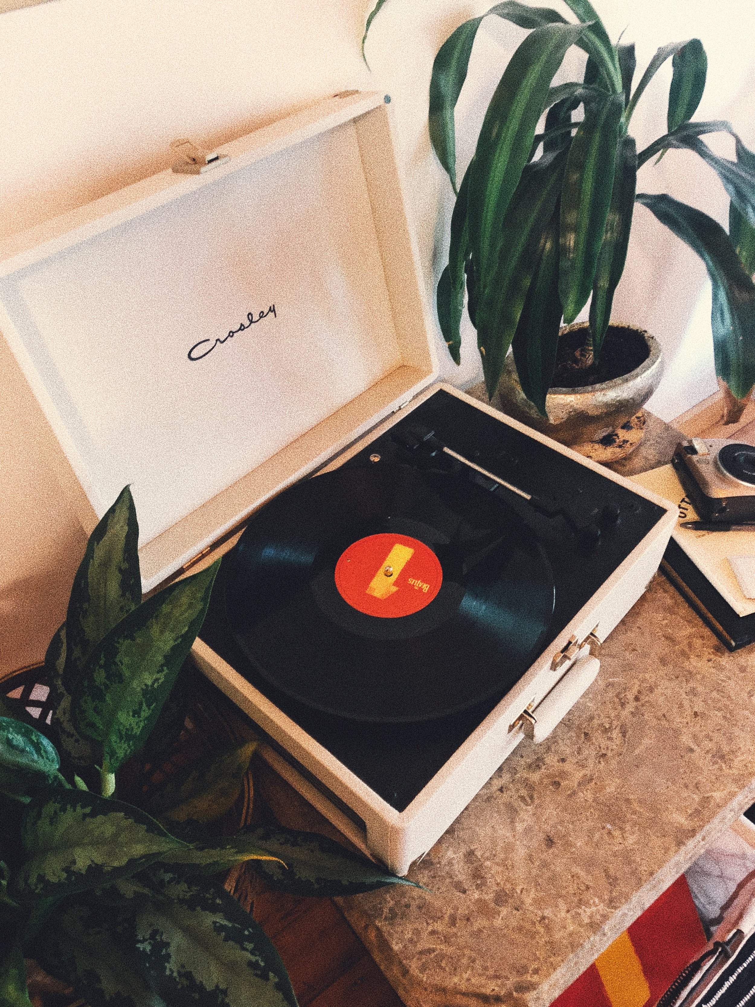 RECORD PLAYER.