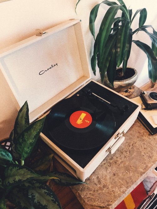 RECORD PLAYER