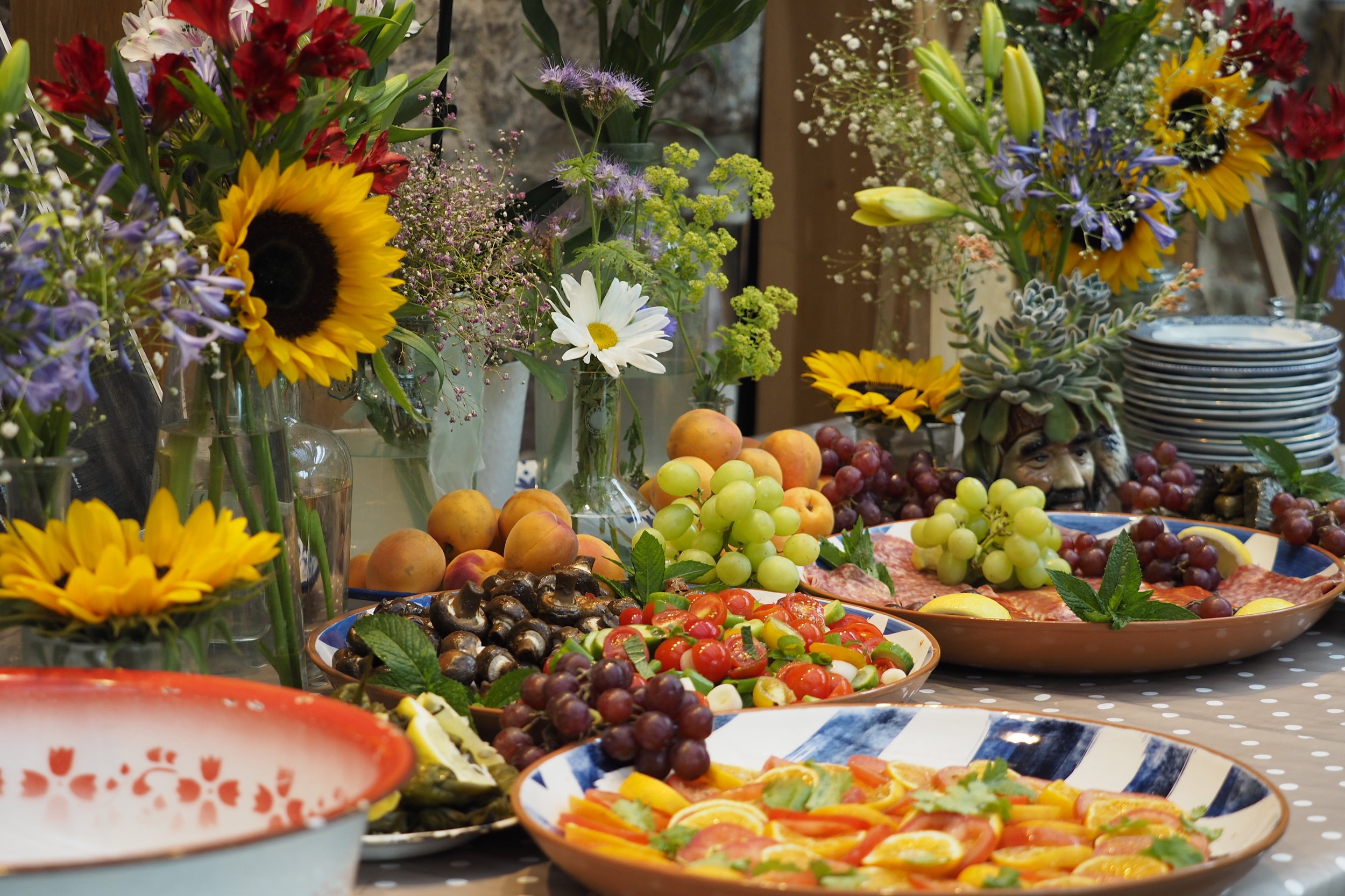 SELF-SERVICE ALFRESCO BUFFET   Food can be served on the table in the green oak timber framed garden room or on tables by the BBQ and wood fired pizza ove