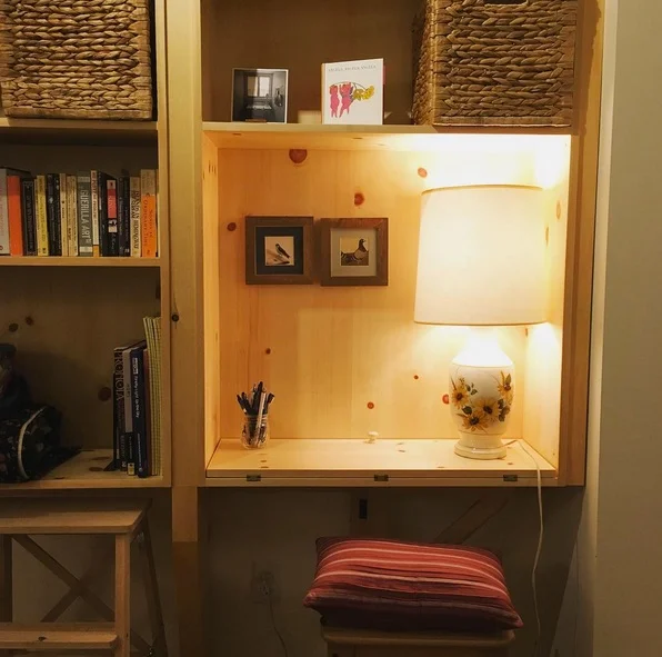 Pop-out-desk.jpg