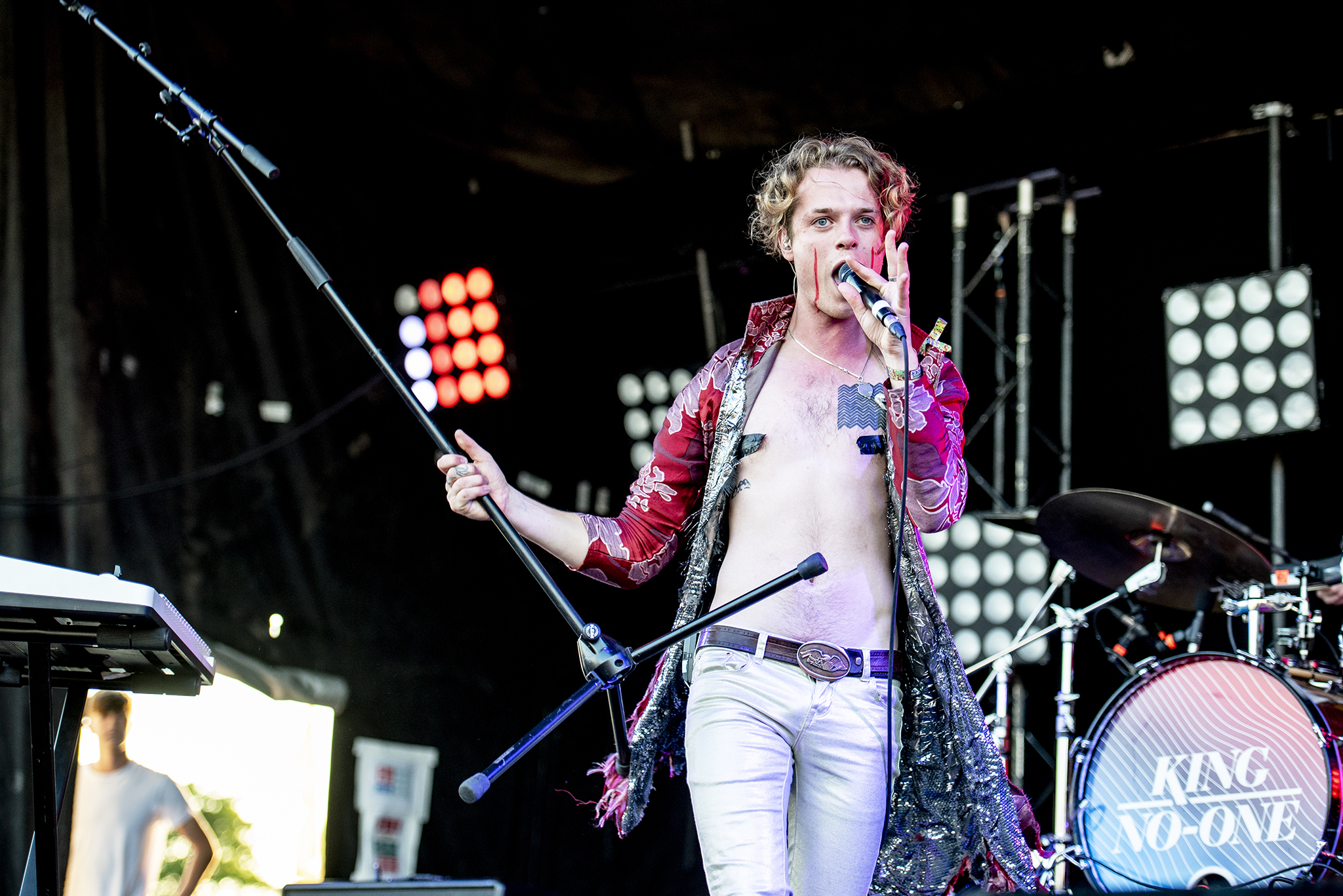 kingnone01 copy.jpg
