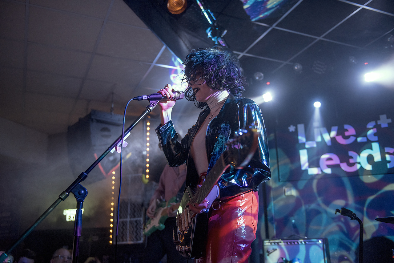 palewaves01.jpg