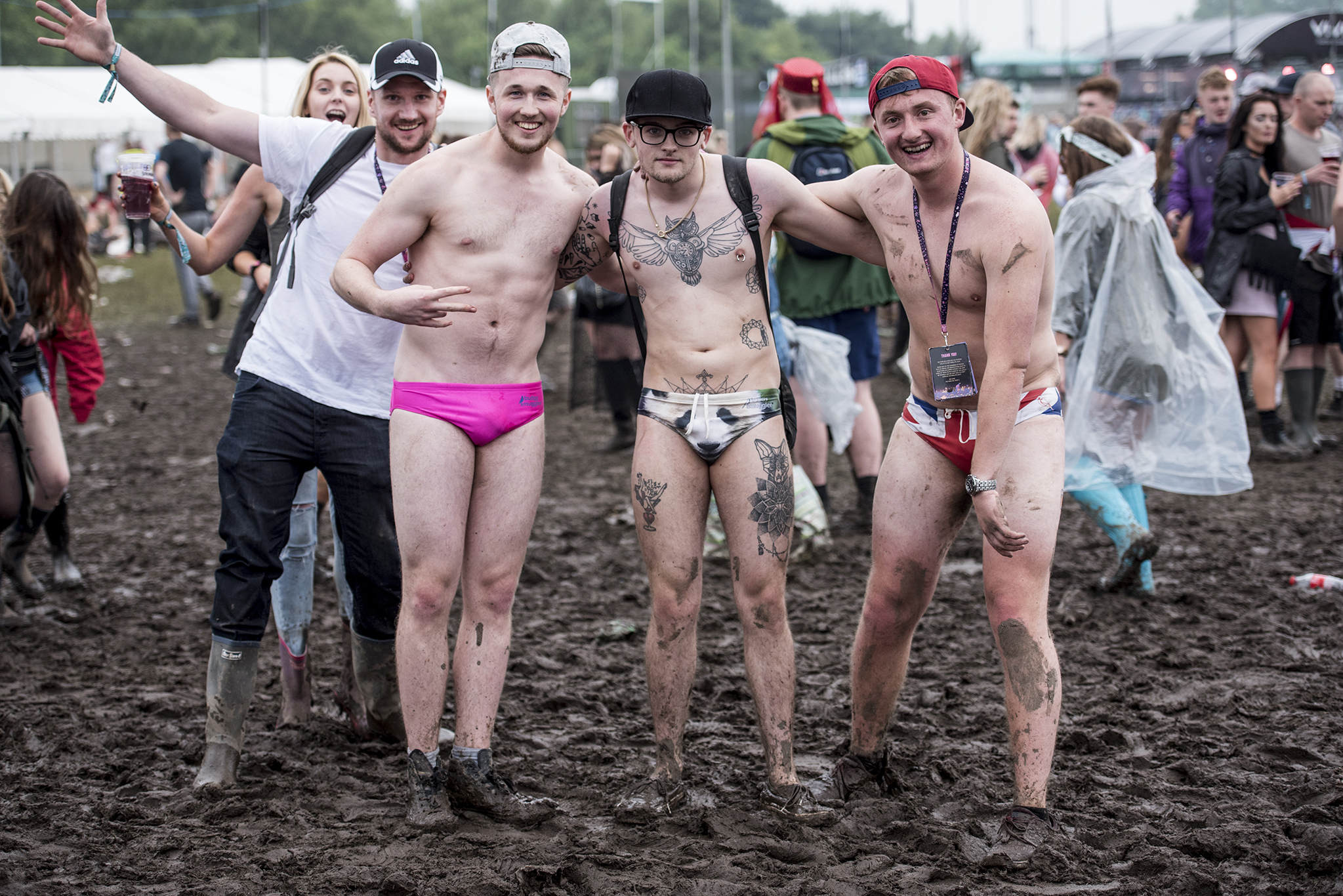 crowd007.jpg
