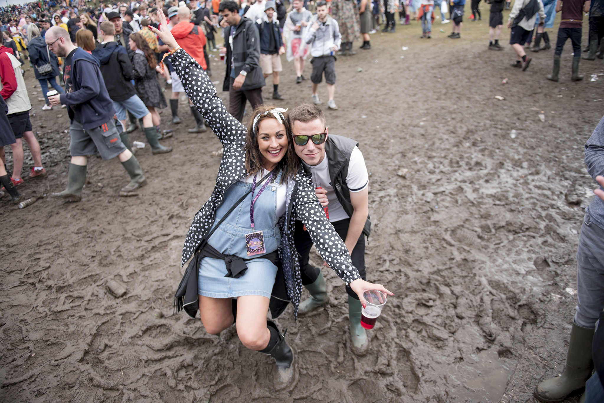 crowd005.jpg