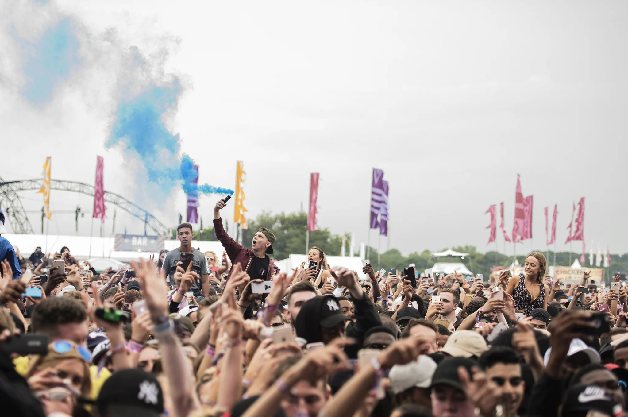 crowd 001.jpg