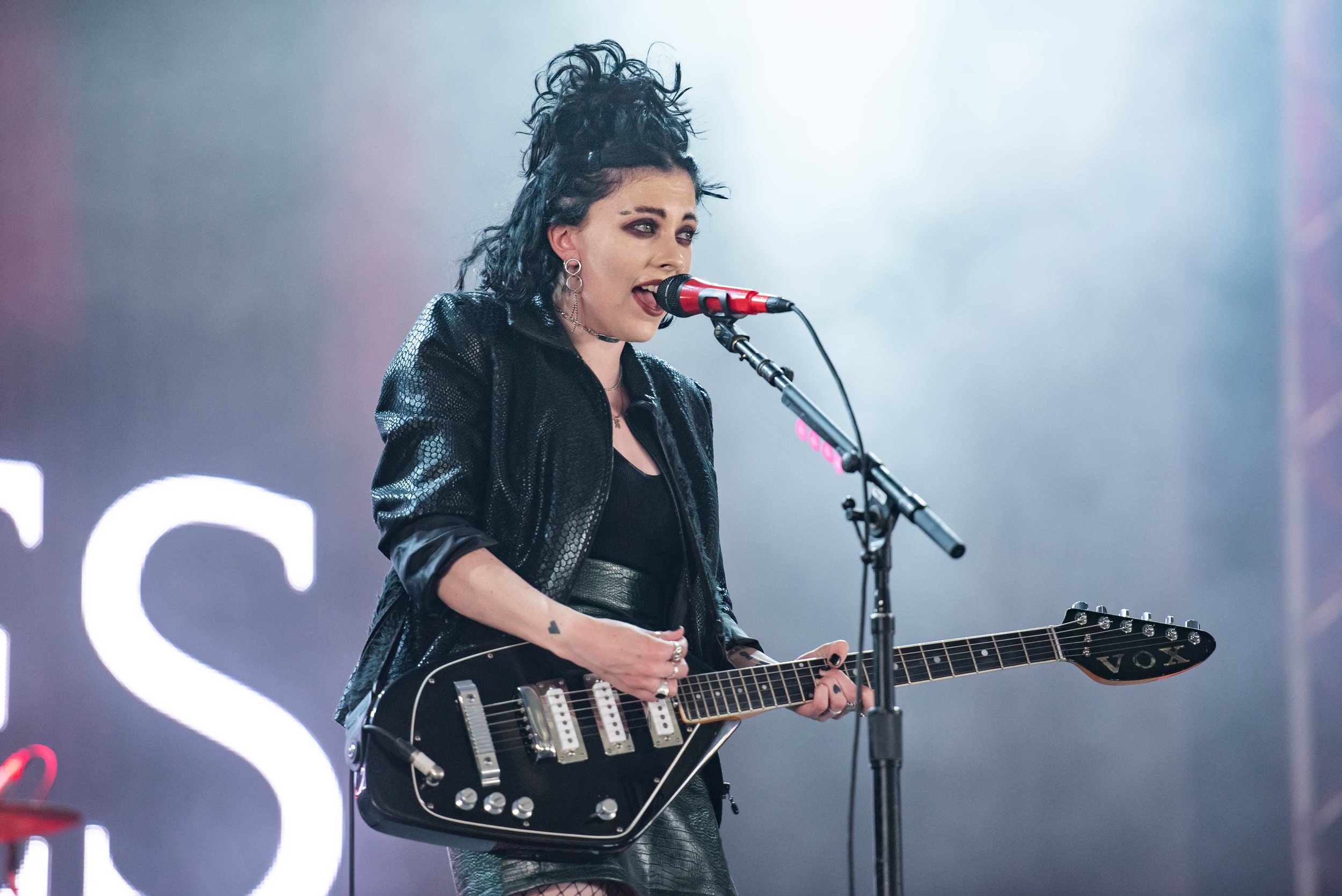 pale-waves.jpg