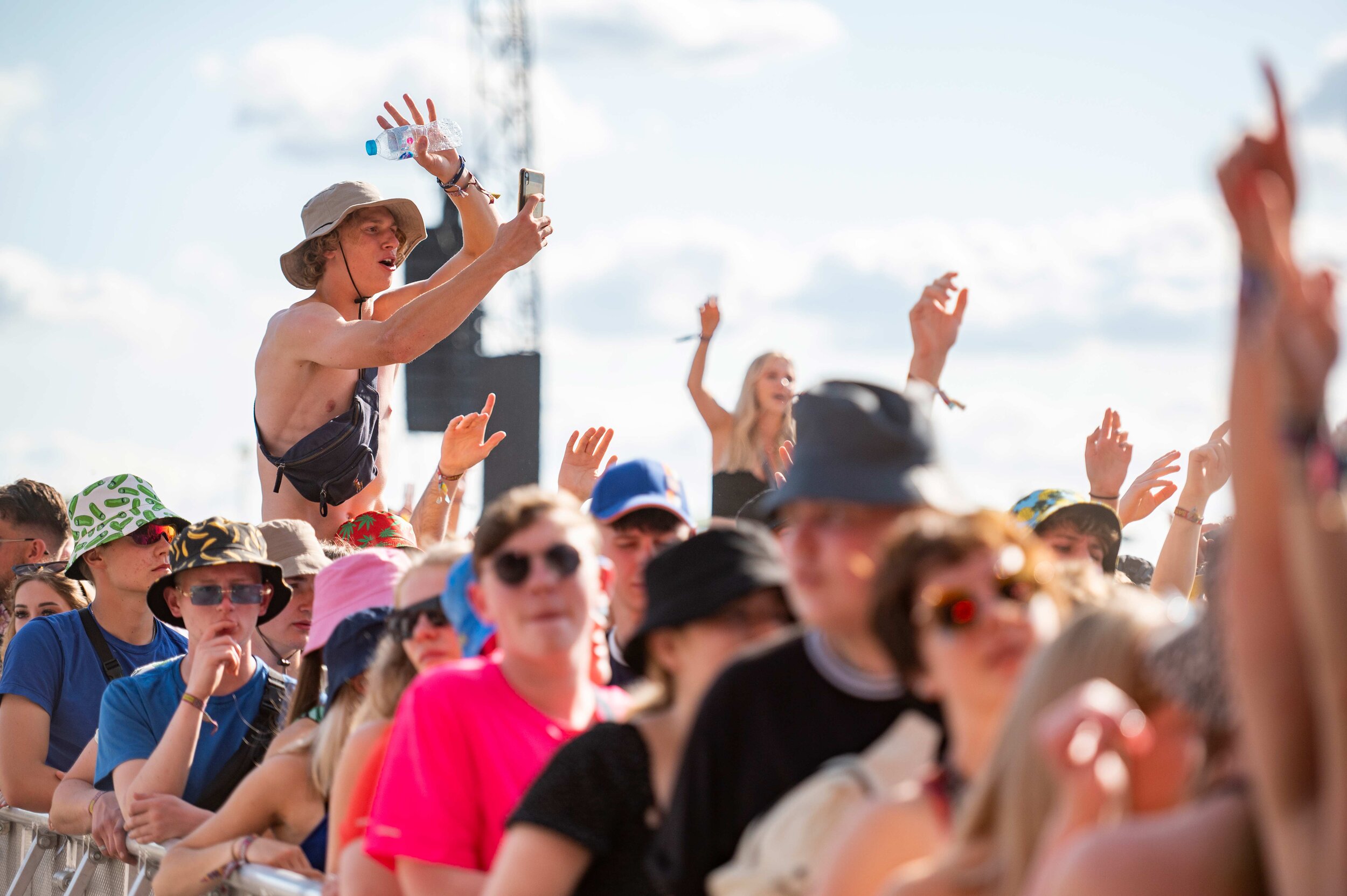 crowds09.jpg