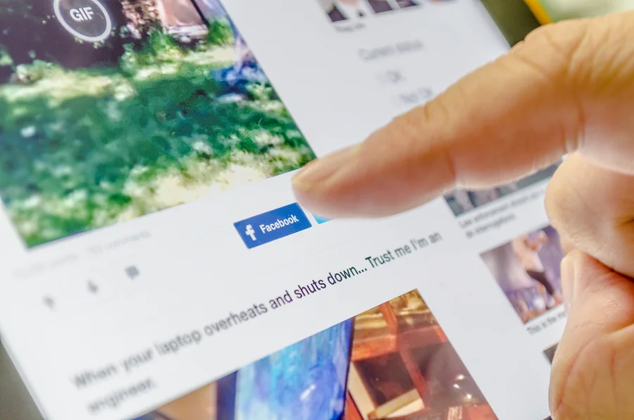 Facebook Newsfeed.jpg