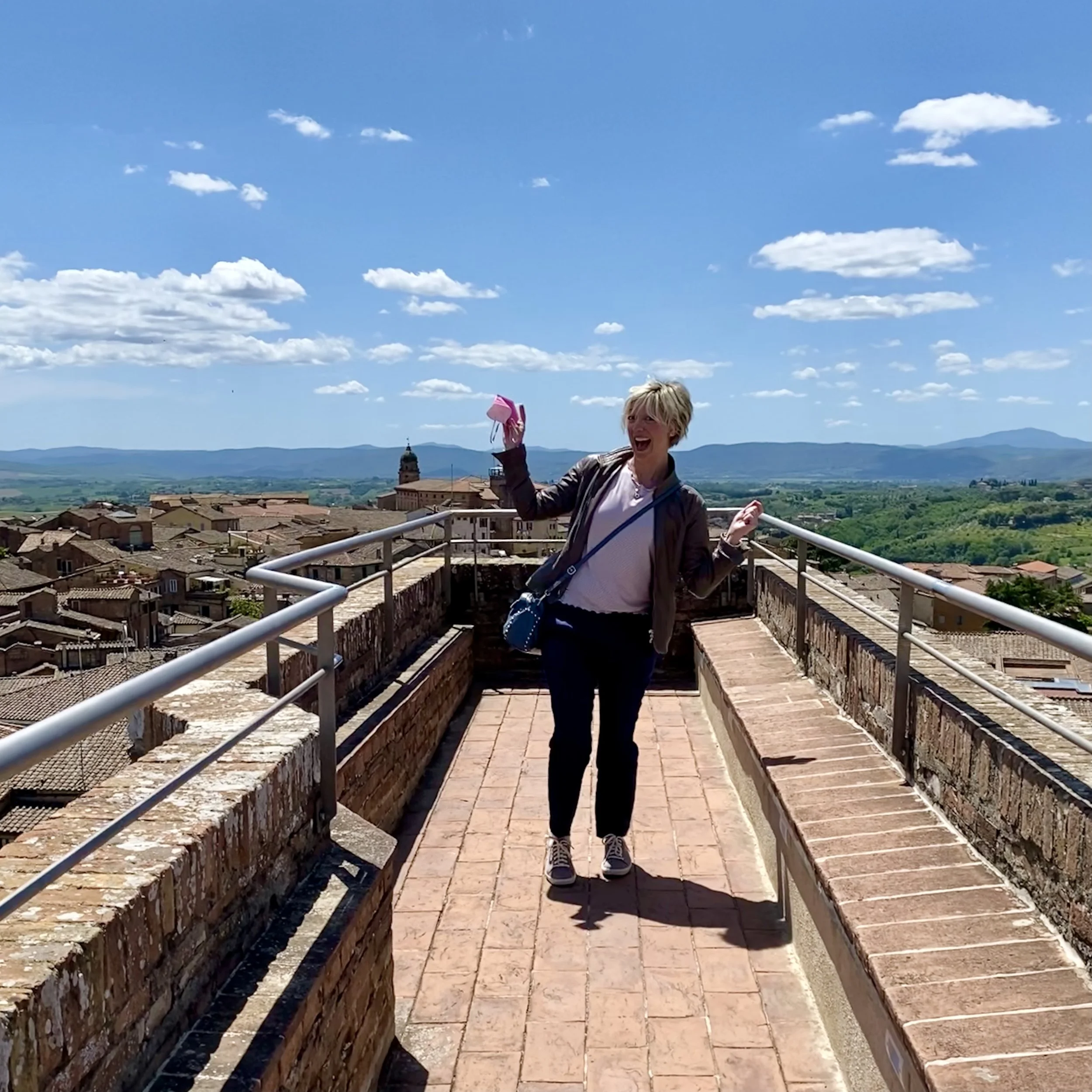 Prima Lux: watch the sunrise over Siena!