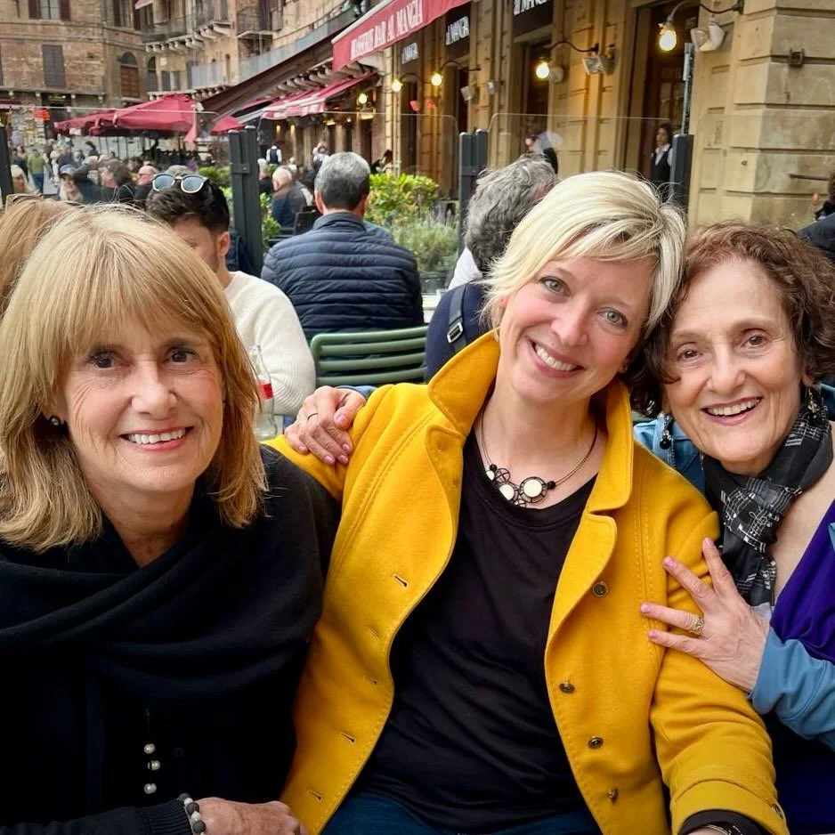 🖤🤍🐺🦔 It&rsquo;s been more than five years since Covid first struck and I resorted to virtual tours. 😷🦠 I am still in contact with my online friends, and have even been lucky enough to meet many of them! So lovely to see you again, Carol, and to