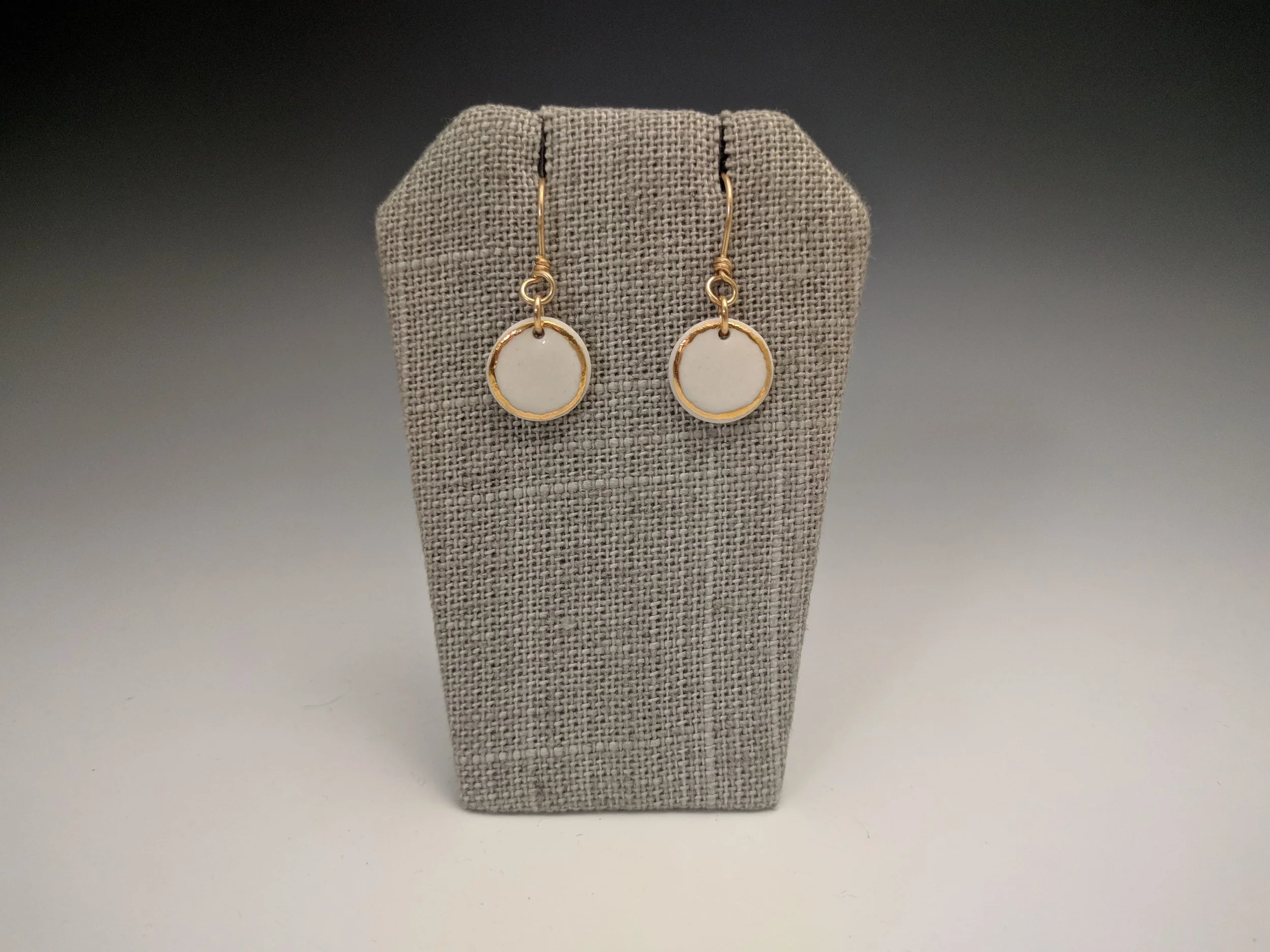 14mm white with gold outline.jpg