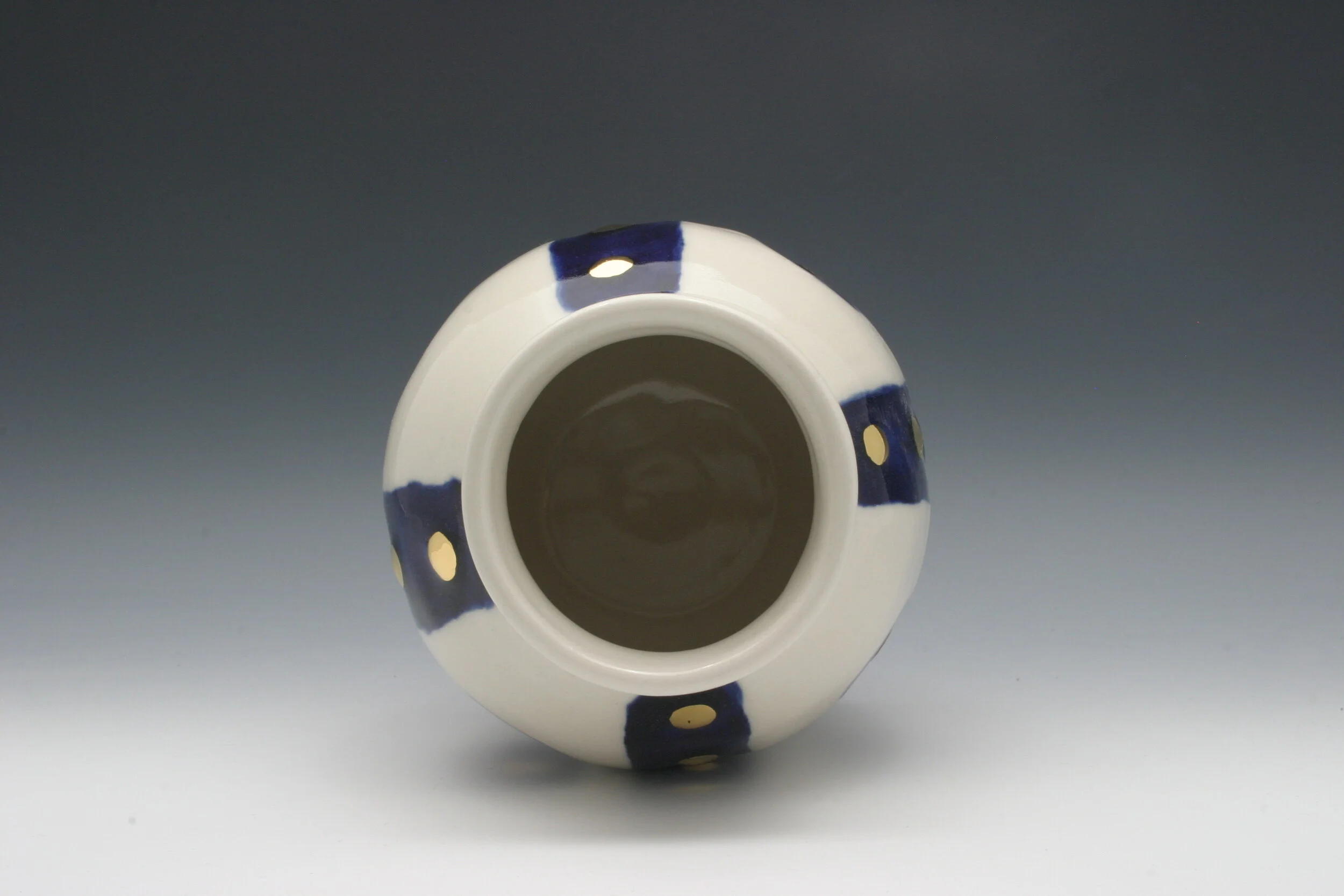 blue and white gilded vase 3.JPG