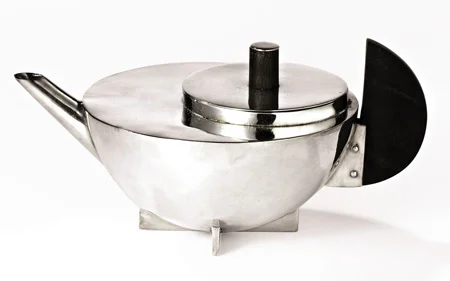 A 1927 tea infuser by Marianne Brandt.
