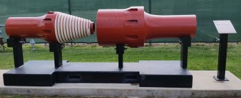 I mentioned in the episode that the mechanism for lifting the ship was like a pipe chain on an oil rig. This is an actual segment. Today in posession of the CIA.