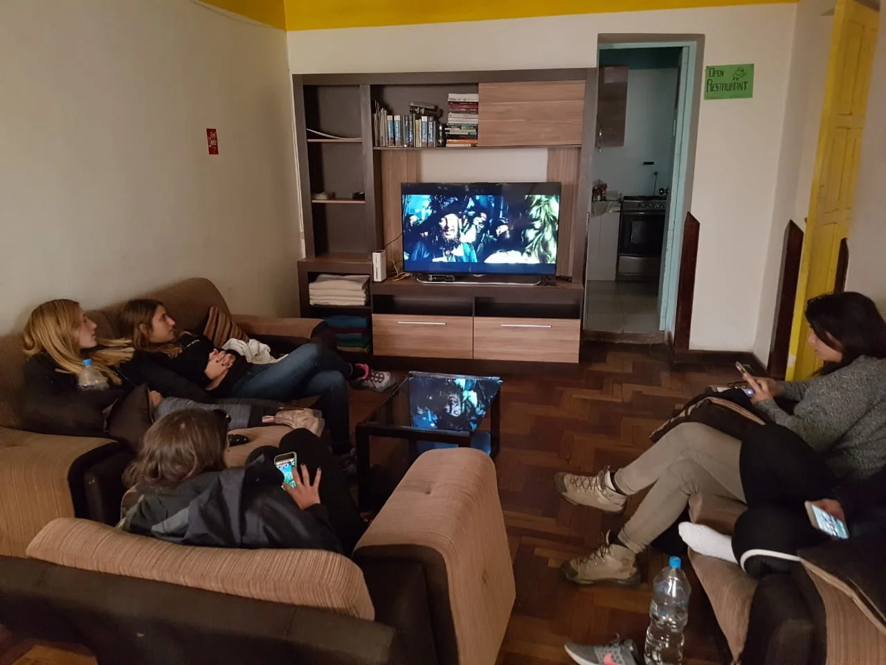 SALON WITH NETFLIX