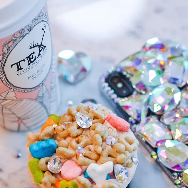 When your cupcake is as extra as your phone case 💎💕🌈✨ #eatglitterfordinner