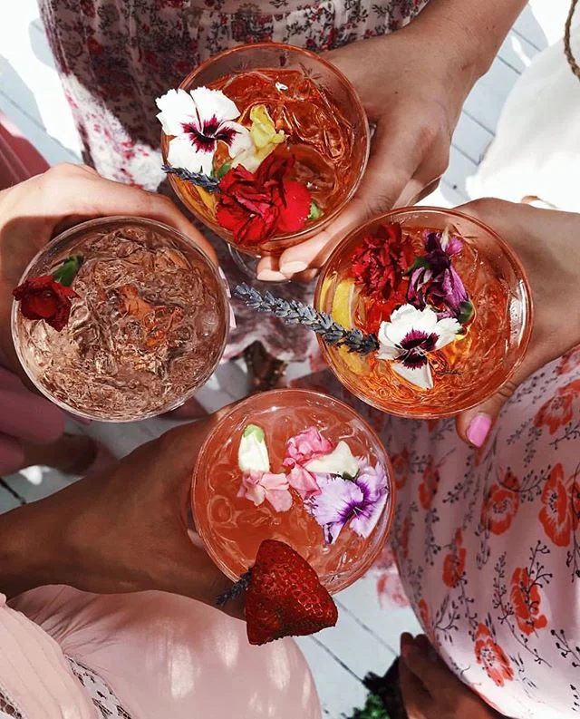It&rsquo;s not brunch unless there&rsquo;s alcohol involved 💕🍾 #eatglitterfordinner