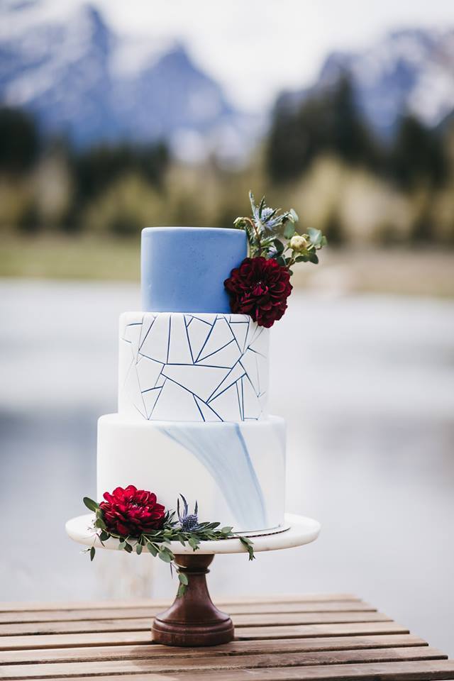 Geometric and blue wedding cake | Utah Wedding Cakes