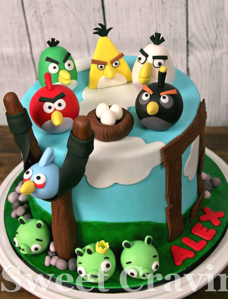 Bubbles - Angry birds cake - Decorated Cake by Dis Sweet - CakesDecor