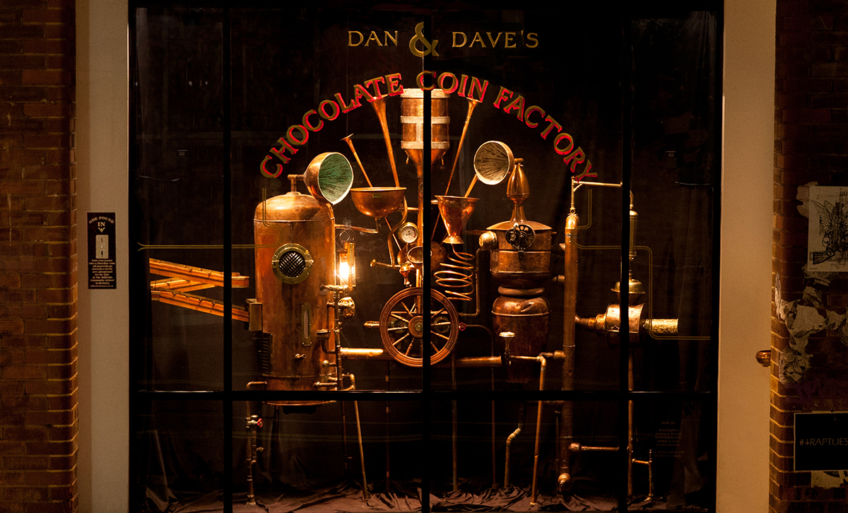 44_WK Christmas Window 2013_thumbnail_small copy@.png