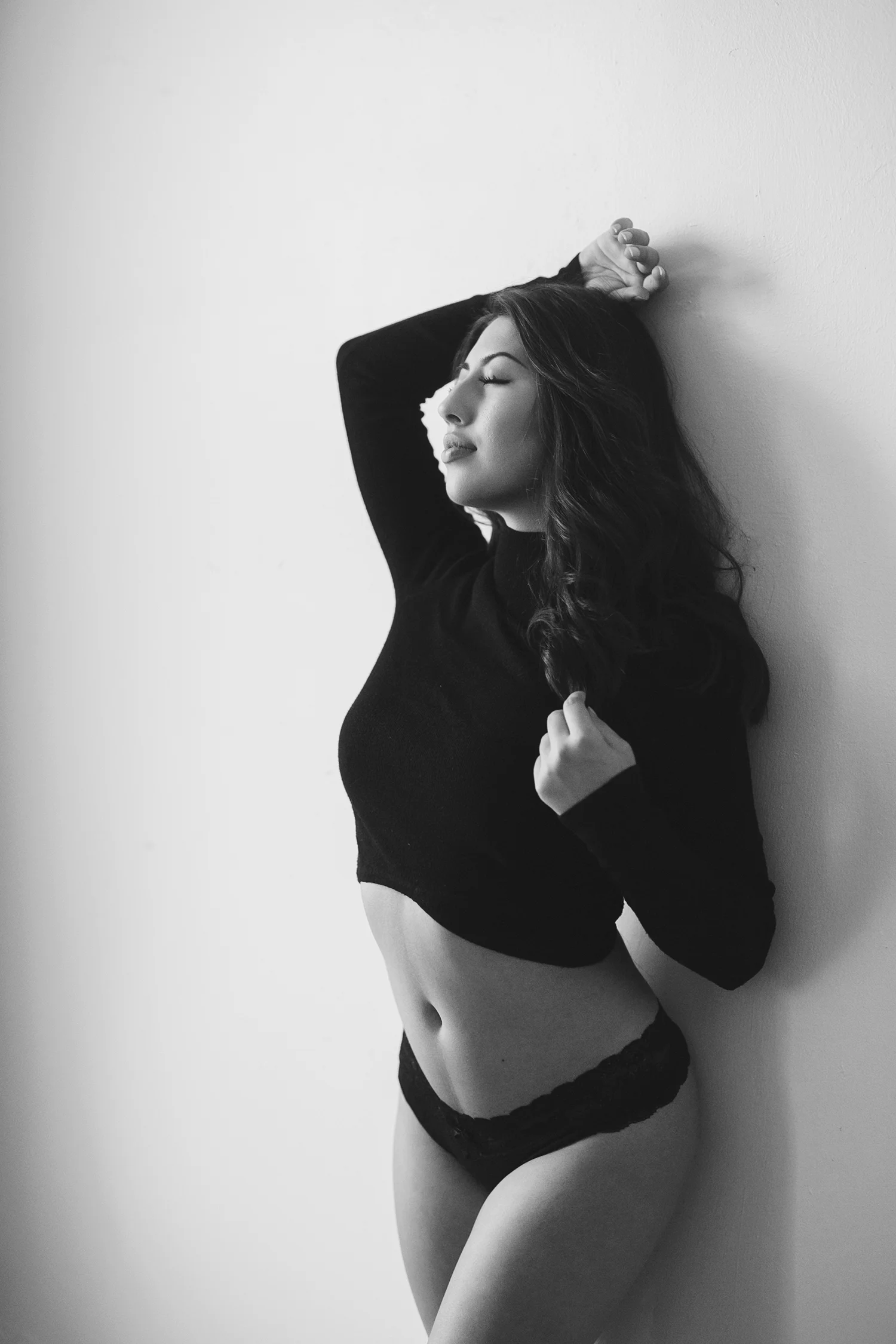 austin-boudoir-photographer-wall.jpg