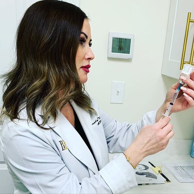 💉 Working 9-5 💉⁣⁣
⁣⁣
We started out this Monday with lots of lip filler and botox! 💕 ⁣⁣
⁣
Two of my favorite services. ❤️ Can&rsquo;t wait for all of you to see the new office! 👩🏼&zwj;⚕️ The Grand Opening celebration will be on February 29th fro
