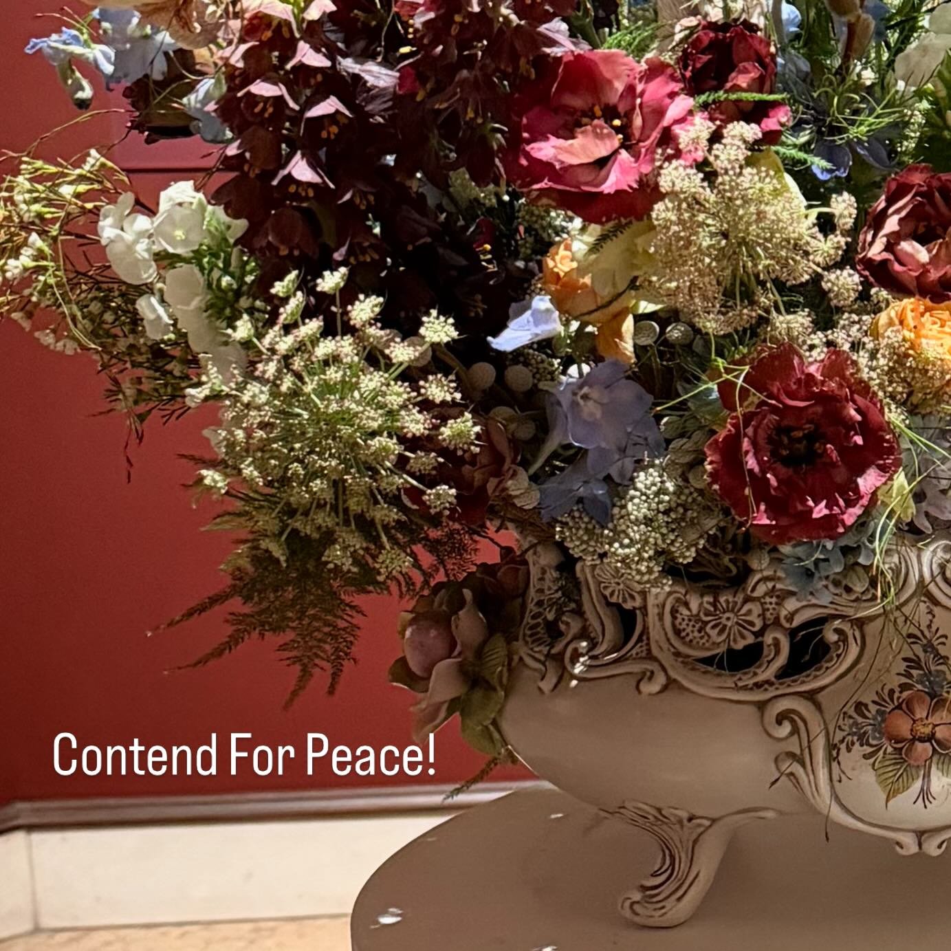 Contend For Peace!
.
.
.
.
.
.
.
.
#survivorcelebrate  #thrivingcancersurvivor #clevelandfloraldesigner 
Art in Bloom @cincyartmuseum 
An Artist Studying from Nature by Claude Lorrain
