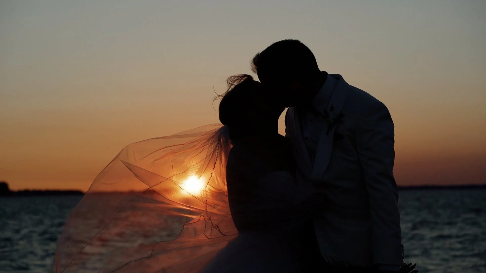 
Shayna & Kevin | Beautiful Summer Wedding at Beach Grove Golf & Country Club