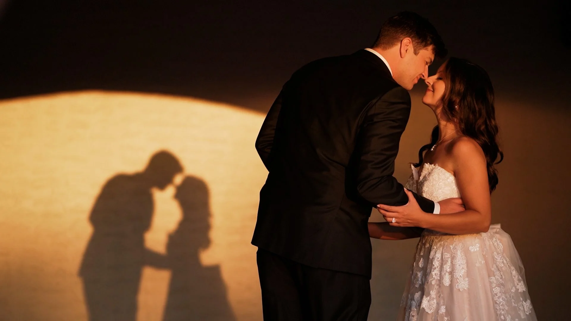 
Hanna & Michael | Emotional & Romantic Wedding at Pelee Island Winery