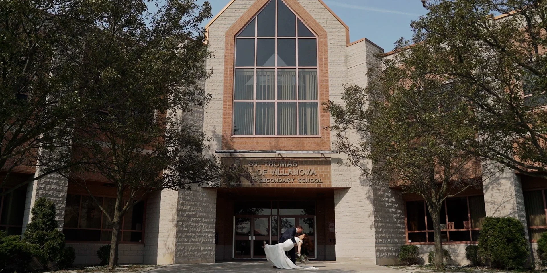 Anna & Joe | Highschool Sweethearts Get Married In Her Dads Beautiful Garden